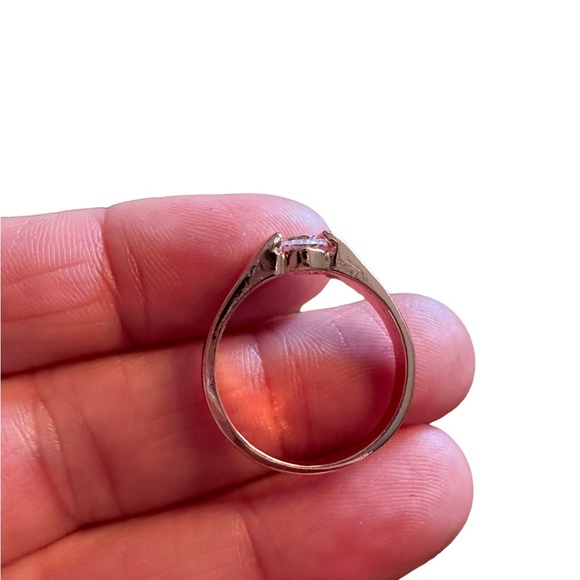 Rose Gold and Zircon Ring - Picture 3 of 5